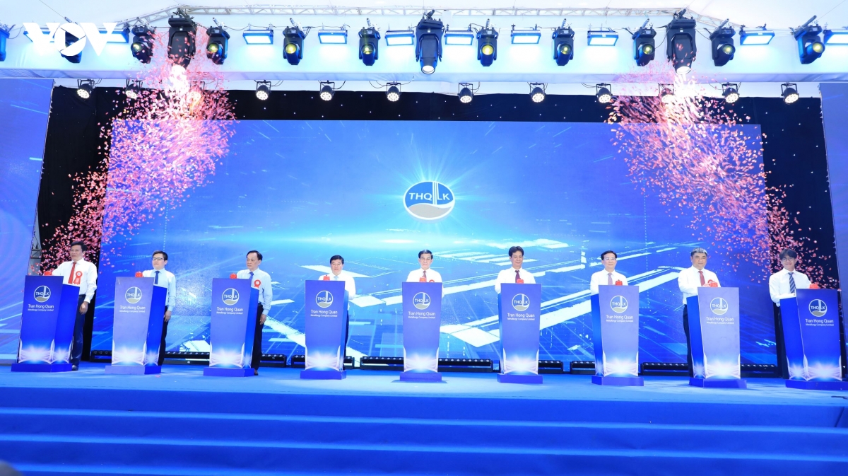 Dai tuong phan van giang du le cong bo san pham nhom thoi dau tien san xuat tai vn hinh anh 2