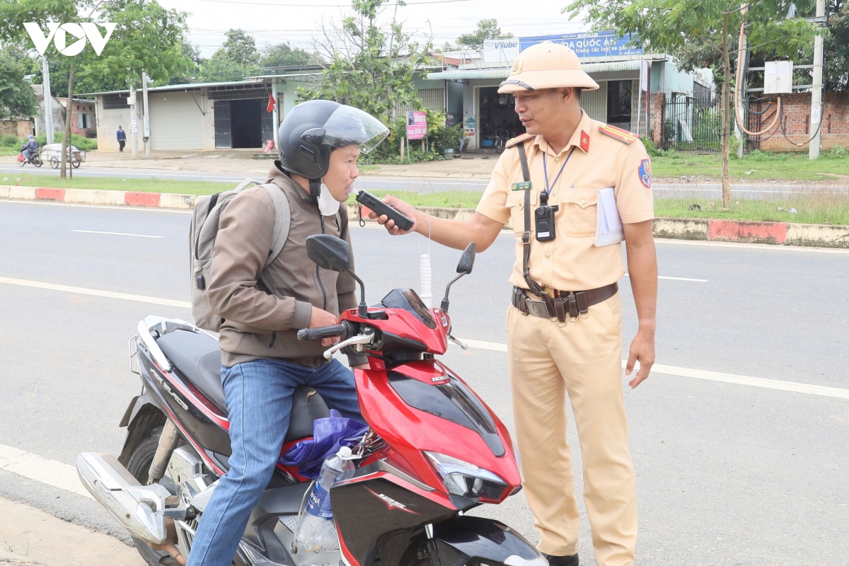 quang ngai xu ly hon 13.400 truong hop vi pham giao thong, phat hon 35 ty dong hinh anh 1