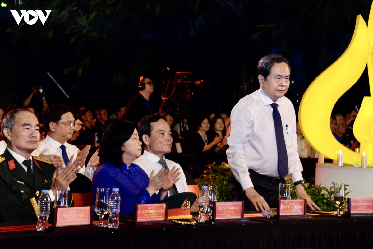 chu tich quoc hoi tran thanh man du chuong trinh cau truyen hinh tai tp.hcm hinh anh 1