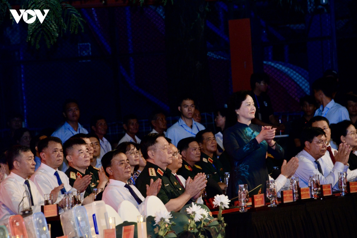 chu tich quoc hoi tran thanh man du chuong trinh cau truyen hinh tai tp.hcm hinh anh 4