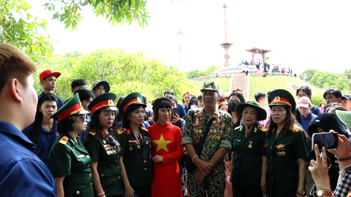 thang 7 ve voi thanh co quang tri hinh anh 3