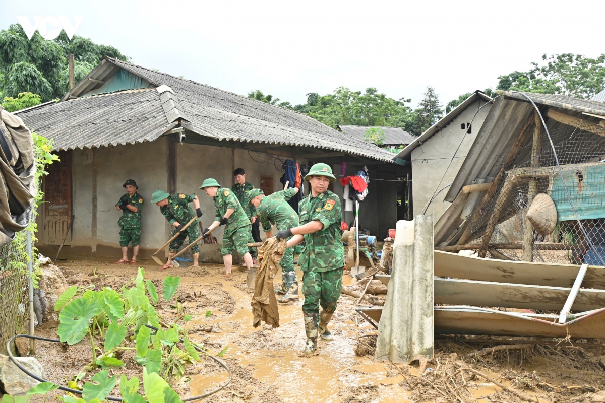 pho thu tuong kiem tra cong tac khac phuc hau qua lu quet tai muong than, lai chau hinh anh 4
