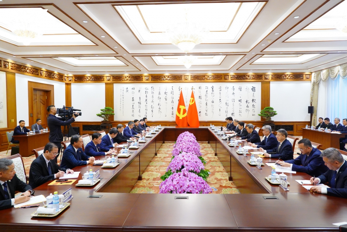 dai-bieu-hai-ben-tham-du-hoi-dam.-anh-trung-kien.jpg