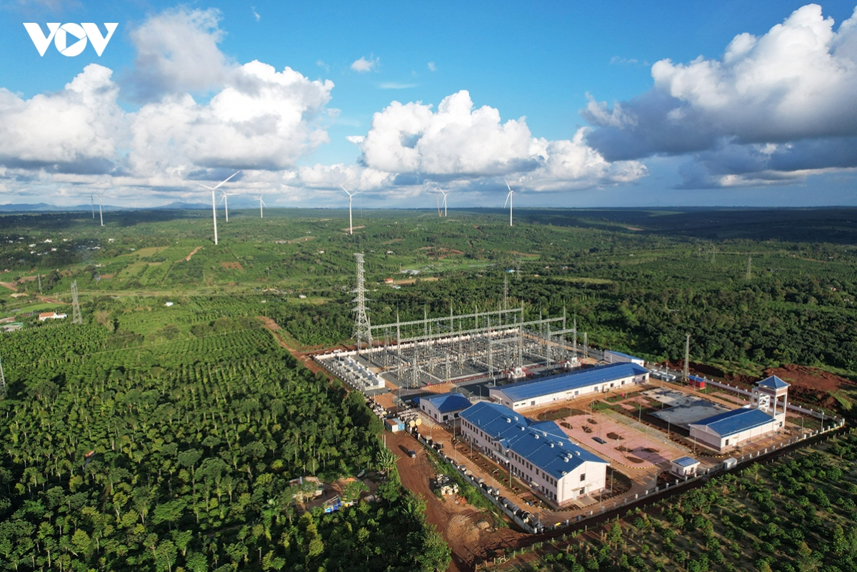dak lak s largest fdi wind power complex joins national grid picture 1