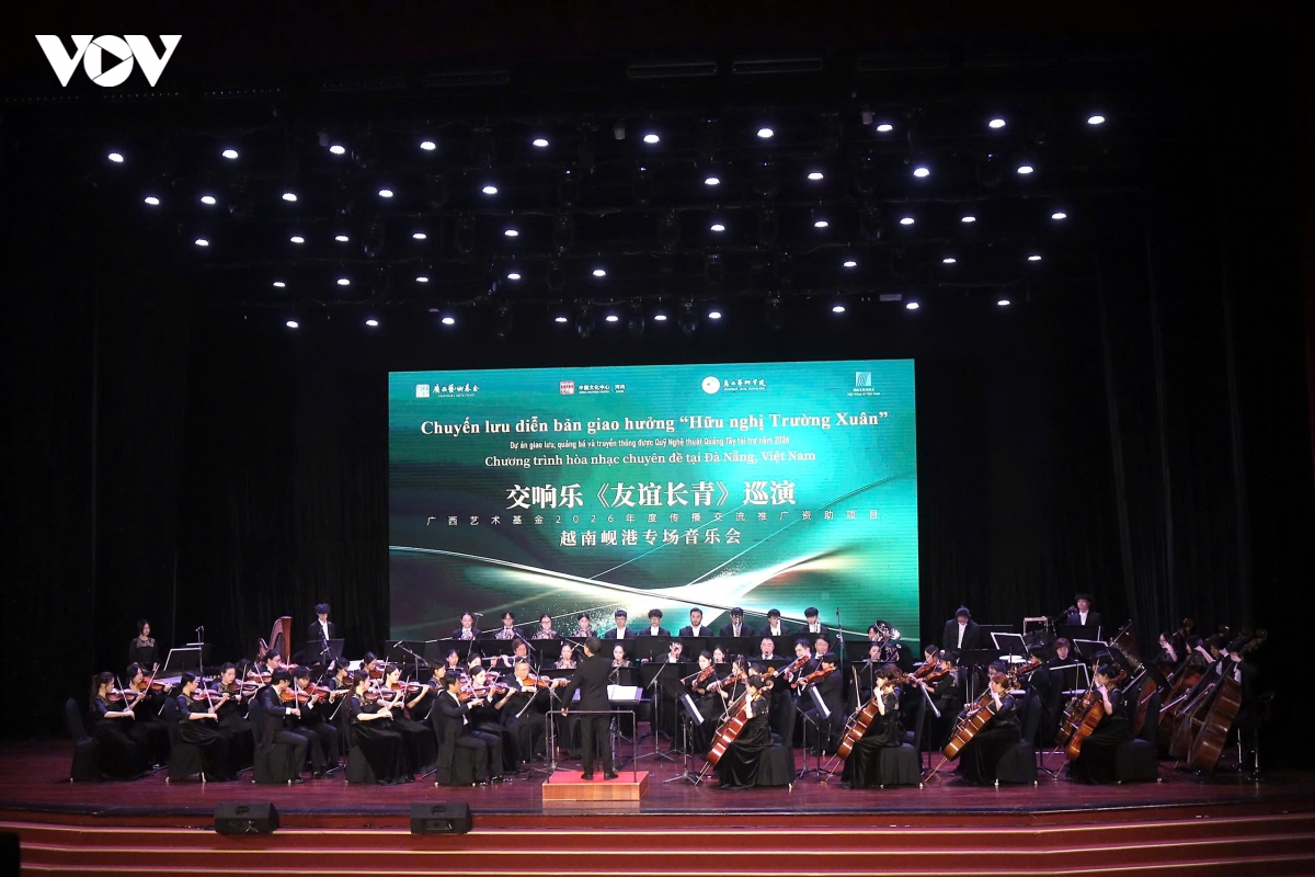 chu o ng trinh hoa nhac giao huong huu nghi truong xuan tai thanh pho Da nang hinh anh 5
