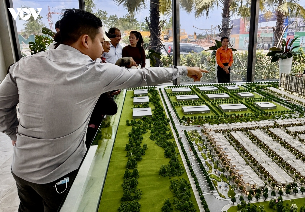 HoREA kiến nghị về nhận cọc sớm: Dòng tiền cho doanh nghiệp, rủi ro cho người mua
