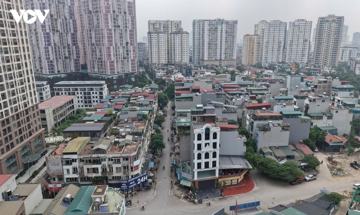 ha noi dep cho coc ngo pho thong thoang hon, nguoi dan loay hoay tim cho ban hang hinh anh 1
