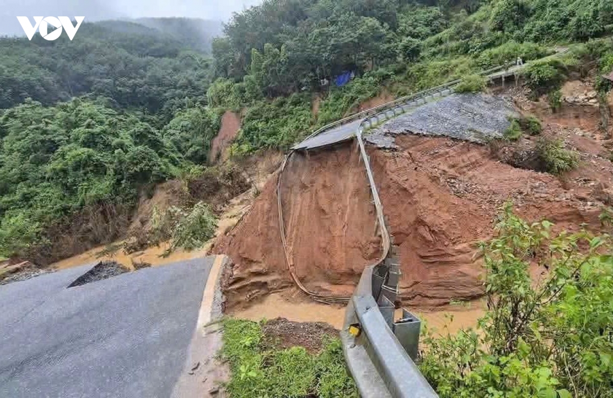 sat lo quoc lo 12 o lai chau, du kien thong tuyen mat nhieu thoi gian hinh anh 1