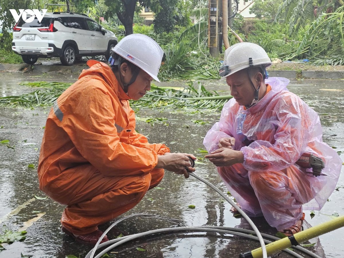 Quảng Ninh phấn đấu cấp lại điện cho 90% hộ dân tại khu vực Móng Cái trong tối nay