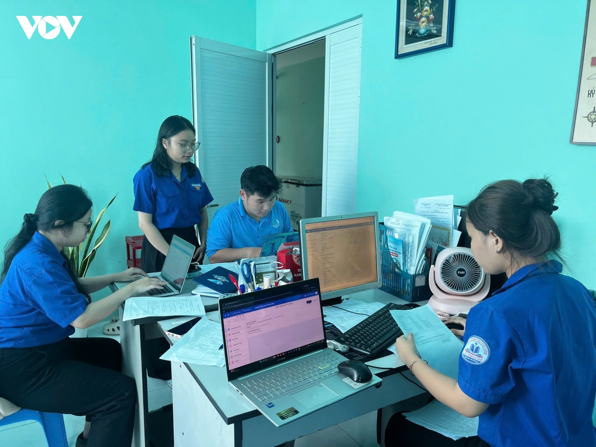 nhung ca truc chay dua 150 ngay dem kham suc khoe toan dan tai tp.hcm hinh anh 4