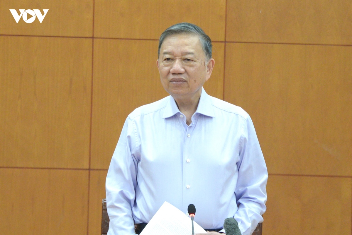 tong bi thu, chu tich nuoc Dat an toan va doi song nguoi lao dong o trung tam hinh anh 1