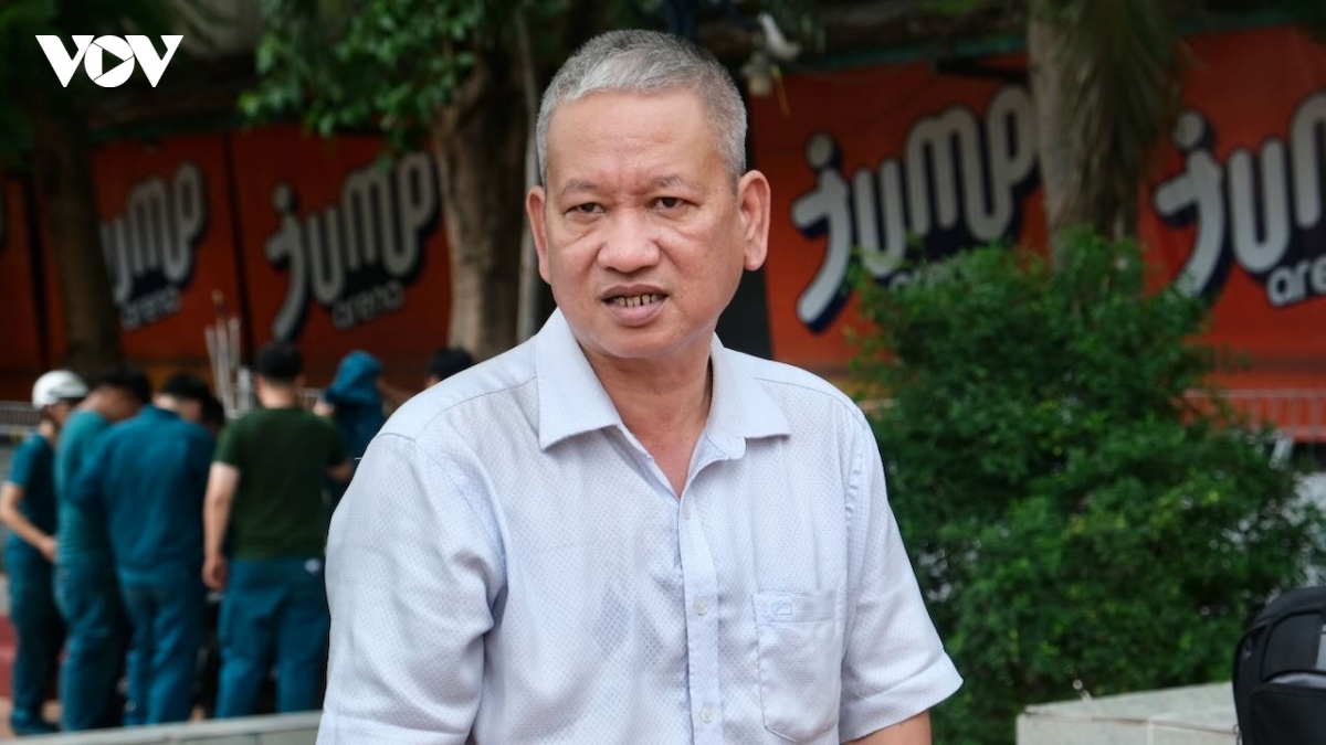 nhung nguoi gan bo tu ngay dau tim kiem hai cot liet si tai cong vien le thi rieng hinh anh 1