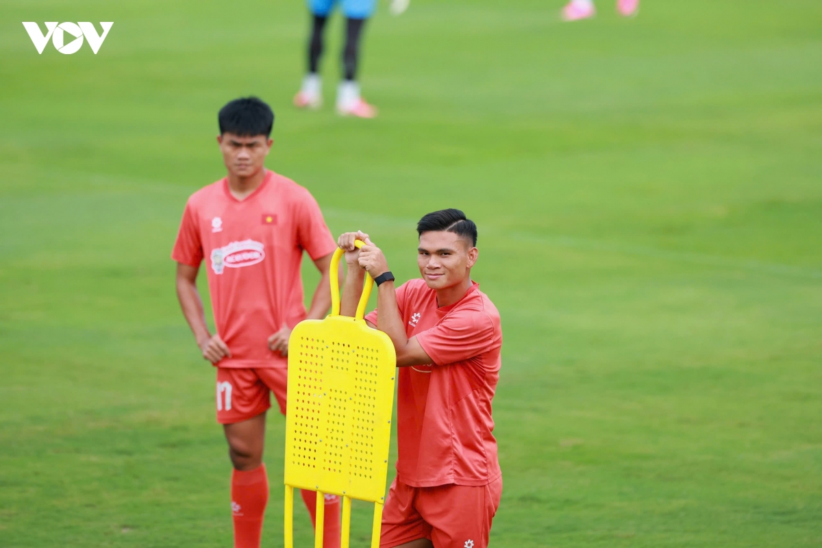 Dt viet nam don tin vui truoc tran giao huu voi myanmar hinh anh 11