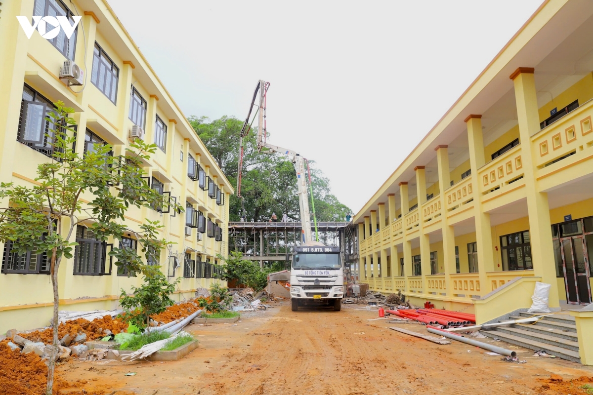 quang ninh tang toc hoan thanh truong noi tru bien gioi truoc 30 8 hinh anh 1