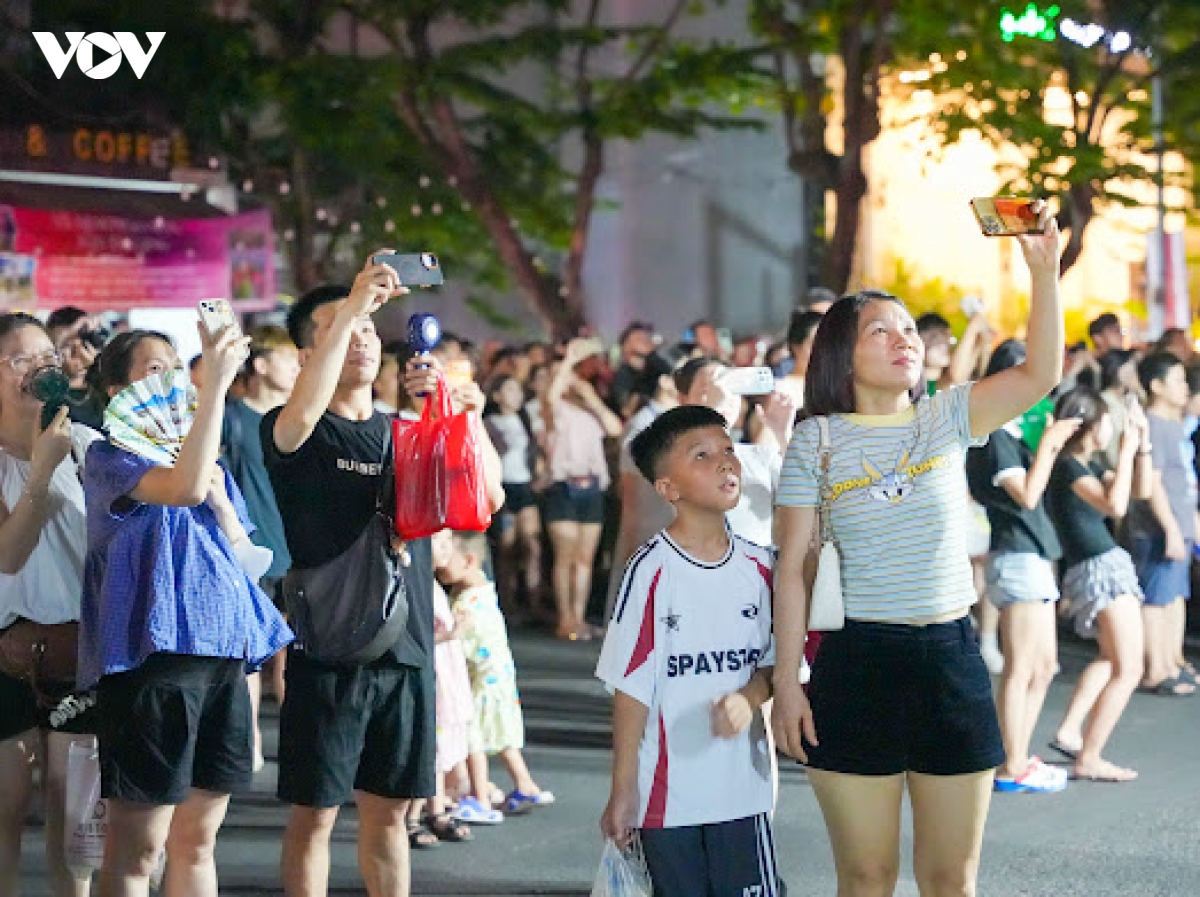 bo Dao nha vo dich le hoi phao hoa quoc te Da nang 2026 hinh anh 9