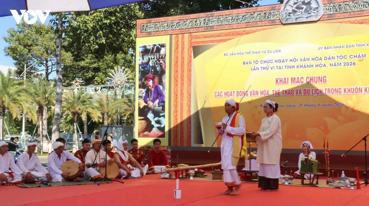 du lich khanh hoa khoi sac sau mot nam hop nhat hinh anh 2