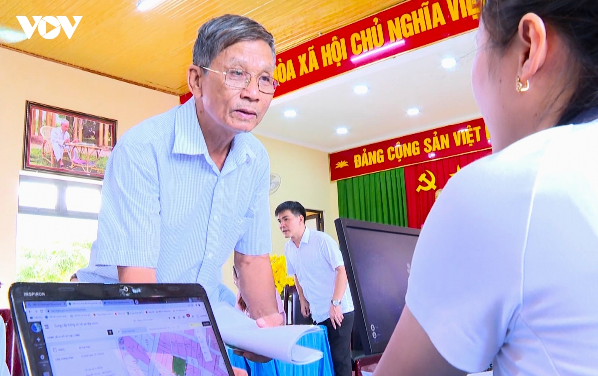 nghe an dua can bo xuong tan khoi, xom, ban lam sach du lieu dat dai hinh anh 2