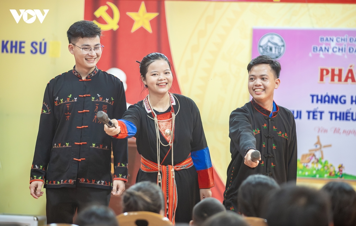 nhung can bo khu genz tuoi doi muoi o khe su quang ninh hinh anh 10