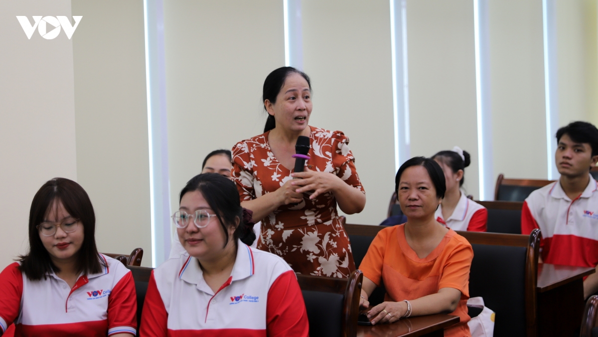 vov tp.hcm ban cach cham gen z tren da nen tang hinh anh 19