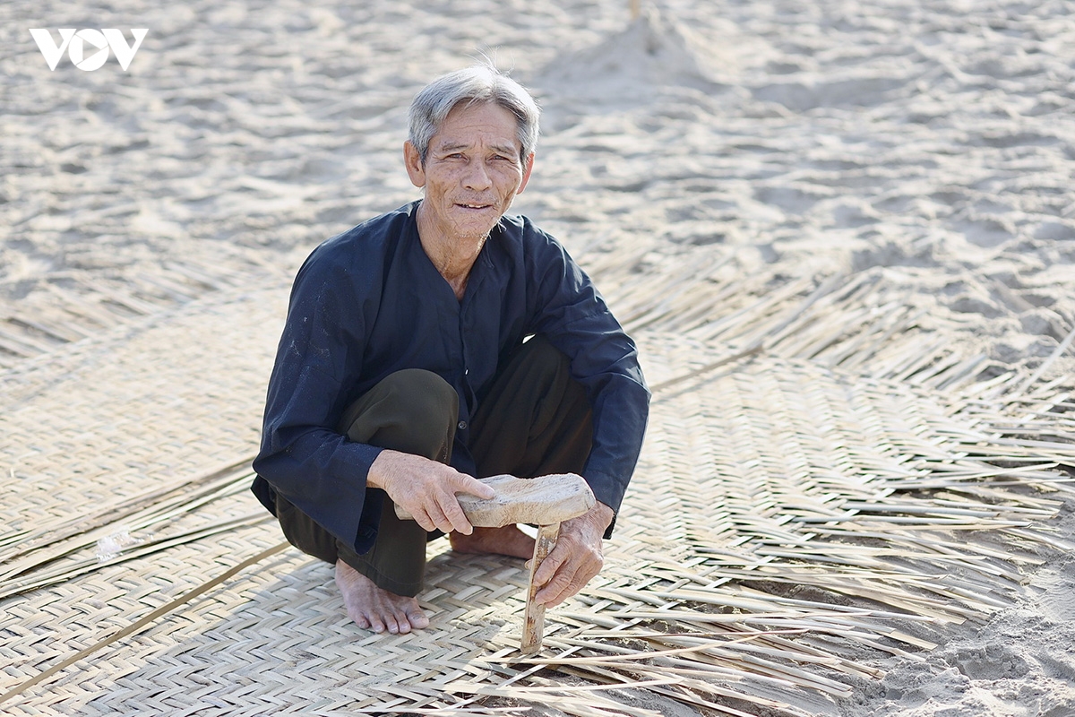 trai nghiem Don nhip cho ca binh minh tai bai bien man thai, Da nang hinh anh 6