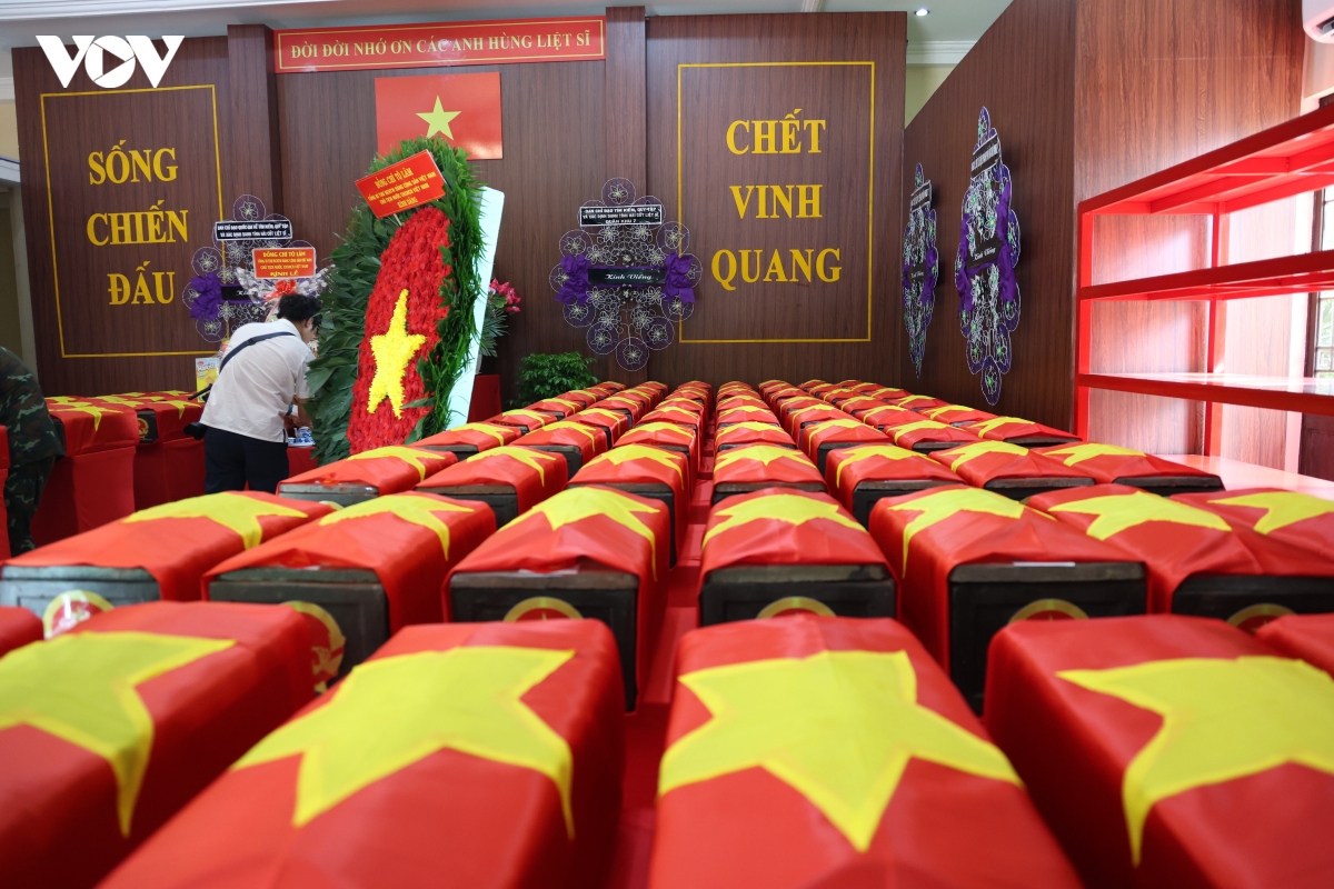 cat boc duoc them 4 bo hai cot liet si tai cong vien le thi rieng hinh anh 2
