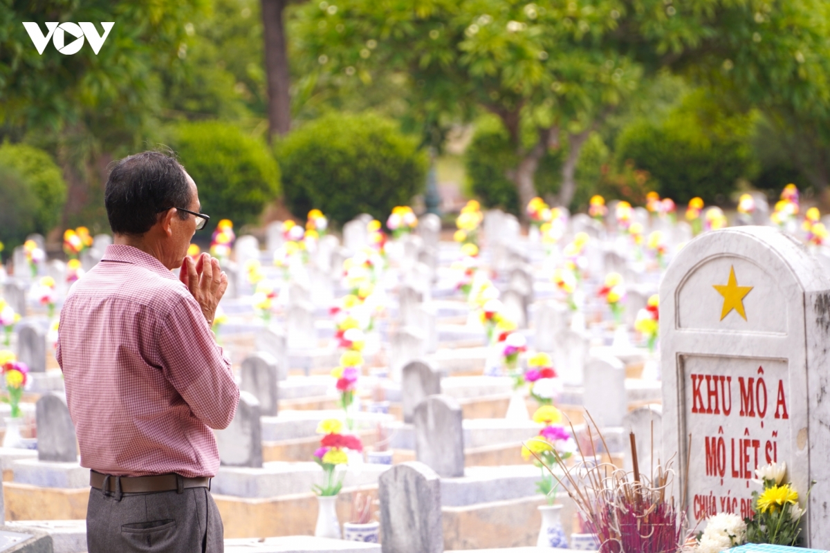 De nhung tam bia ghi danh tiep tuc ke chuyen ve nguoi anh hung hinh anh 6