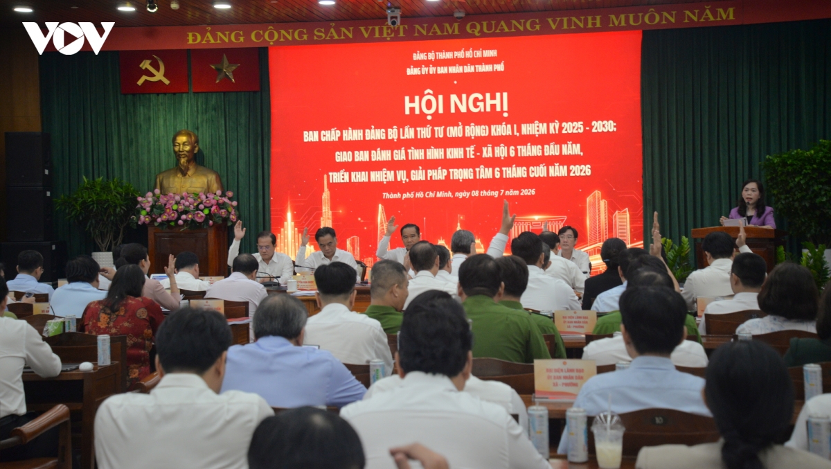 tp.hcm phat dong cao diem 150 ngay dem hoan thanh tang truong hai con so hinh anh 2