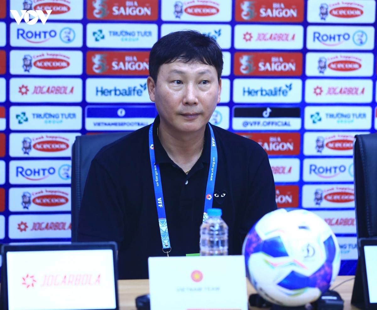 hlv kim sang sik xuan son bi dau sau tran dau voi myanmar hinh anh 1
