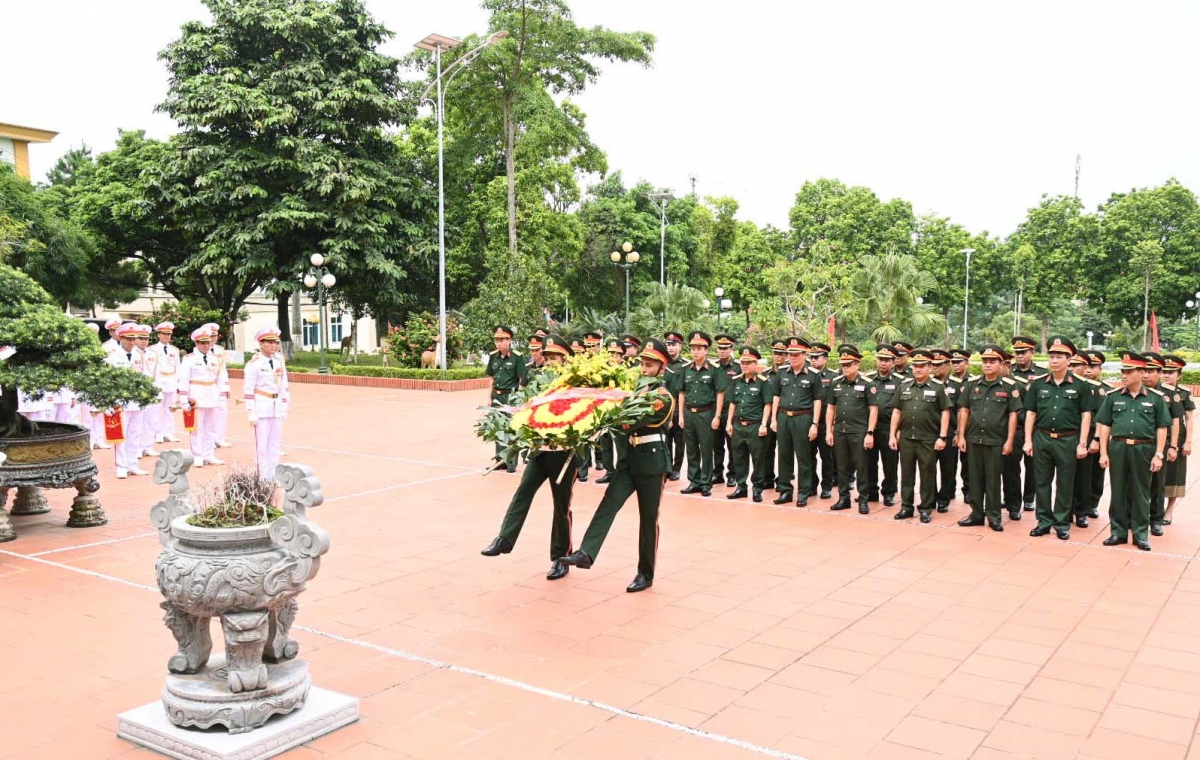 hoi nghi lien tich giua quan khu 2 voi cac don vi thuoc qDnd cac tinh bac lao hinh anh 1