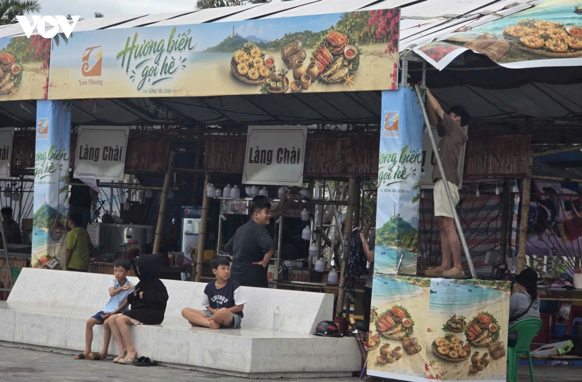 thao do cac quay hang am thuc tai quang truong cong vien tam thang, vung tau hinh anh 1