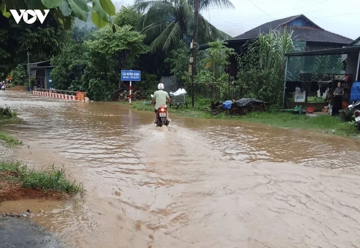 hon 400 diem sat lo, son la cong bo tinh huong khan cap ve thien tai hinh anh 2