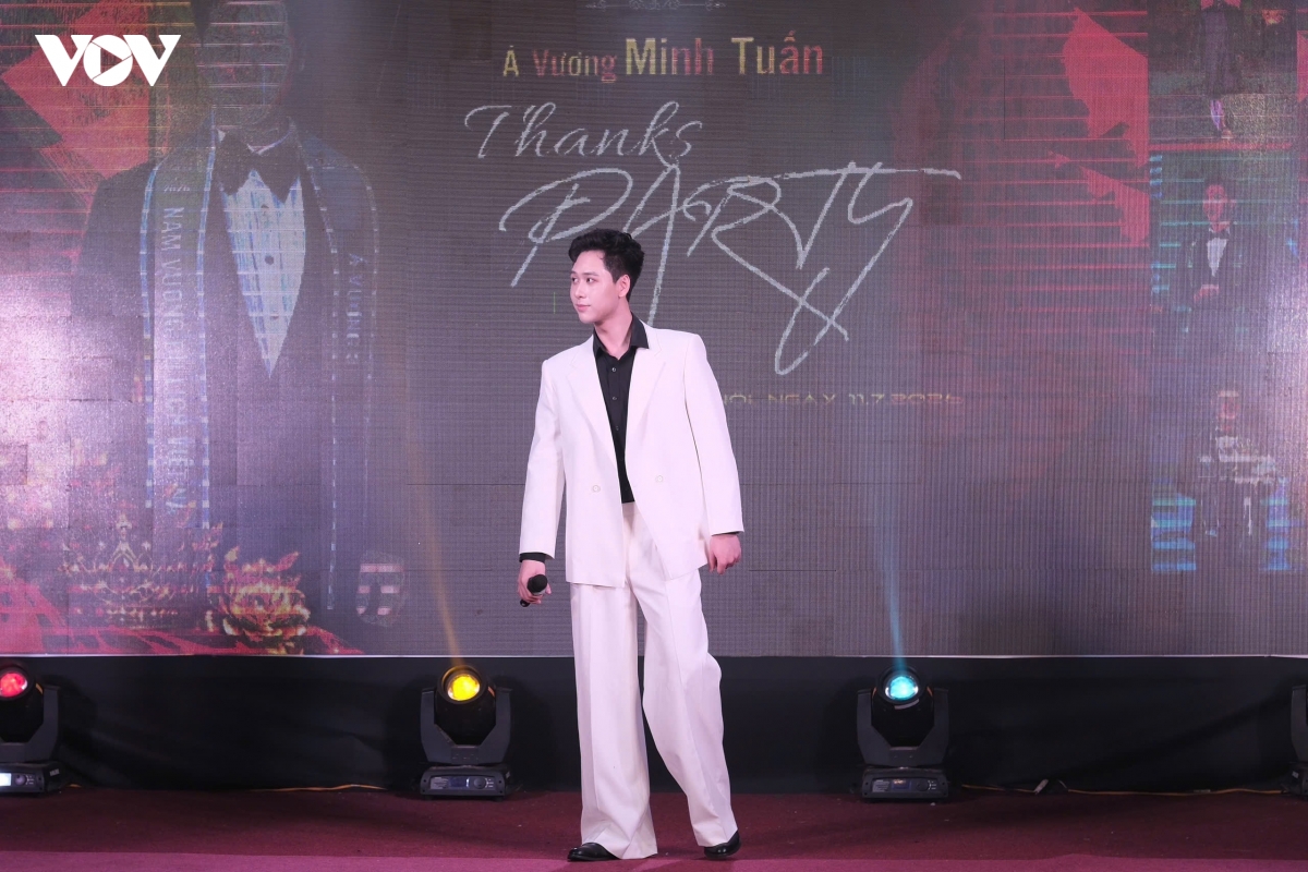 Đăng quang chưa lâu, Á vương Minh Tuấn bất ngờ ra mắt với vai trò ca sĩ