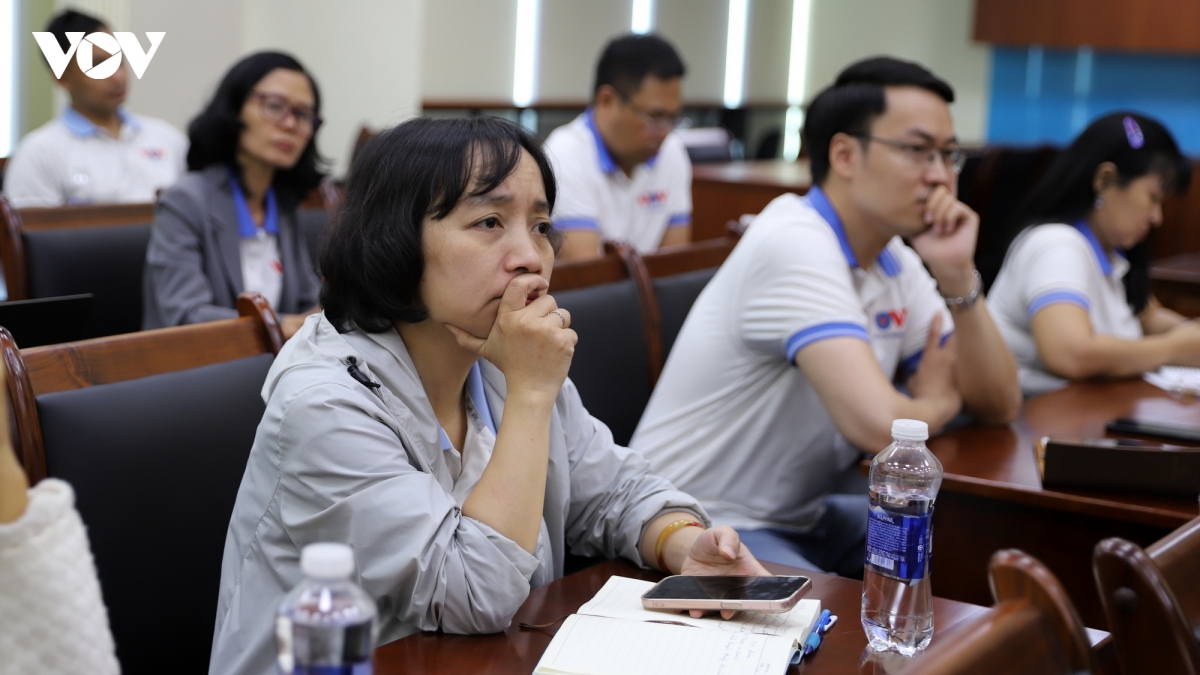 vov tp.hcm ban cach cham gen z tren da nen tang hinh anh 20