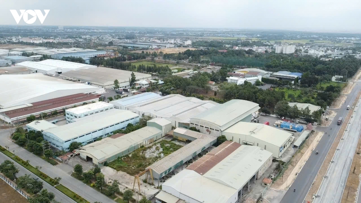 Chính quyền và doanh nghiệp cùng thay đổi để hướng đến KCN xanh, thông minh
