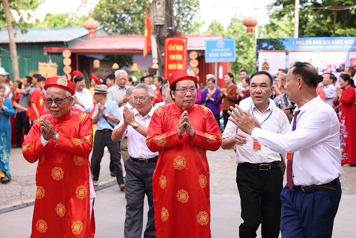 sau nang nghia tinh 1000 nam ket cha giua hai lang van phuc nga my o ha noi hinh anh 3