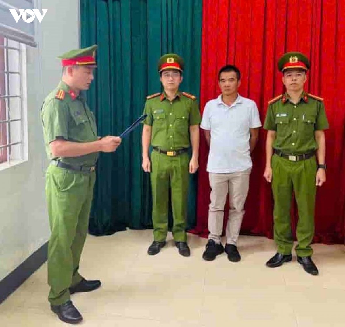 khoi to 2 doi tuong do trom hon 315 tan chat thai da, gay o nhiem moi truong hinh anh 1