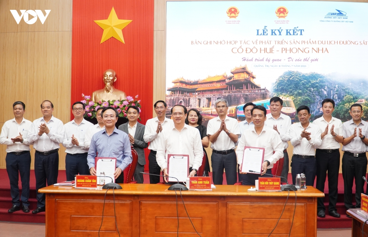 sap co doi tau ket noi du lich co do hue - phong nha hinh anh 5