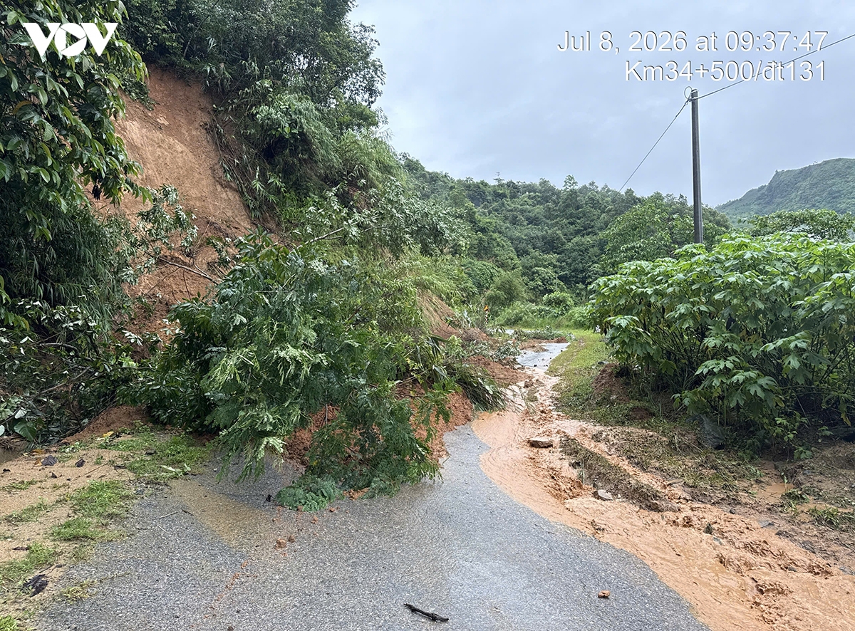 lai chau khan truong khac phuc thiet hai do mua lu hinh anh 1