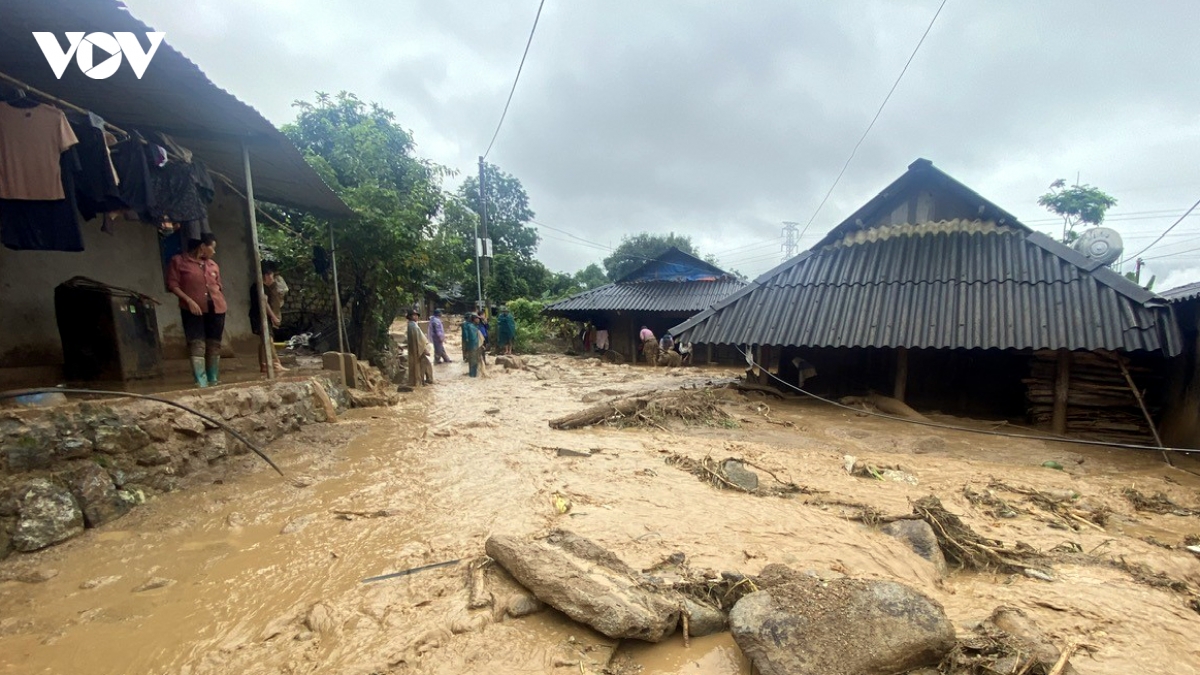 lai chau di doi khan cap 219 ho dan ra khoi vung nguy co sat lo hinh anh 2