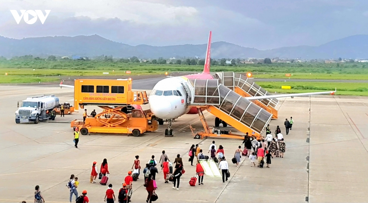 lam Dong phuc hoi, mo rong cac duong bay quoc te hinh anh 2