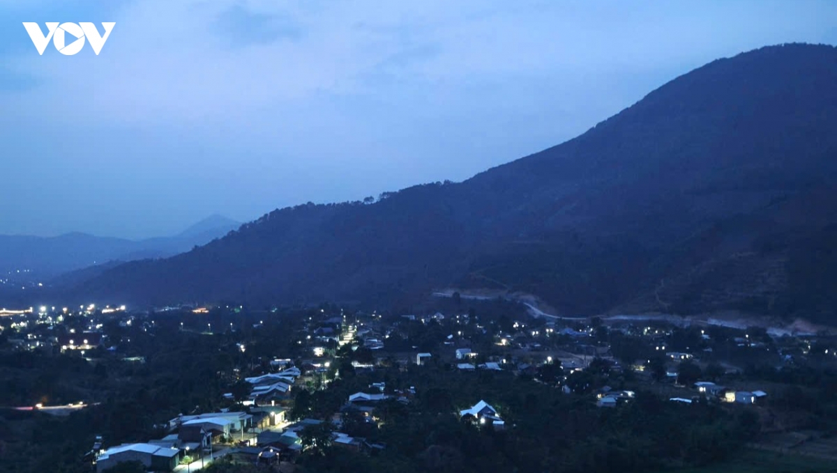 lam Dong xac dinh cong trinh cap thiet phuc vu doi song dong bao dan toc thieu so hinh anh 2