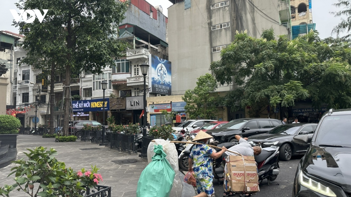 tai dien chiem long duong lam bai do xe tai nhieu tuyen pho ha noi hinh anh 9