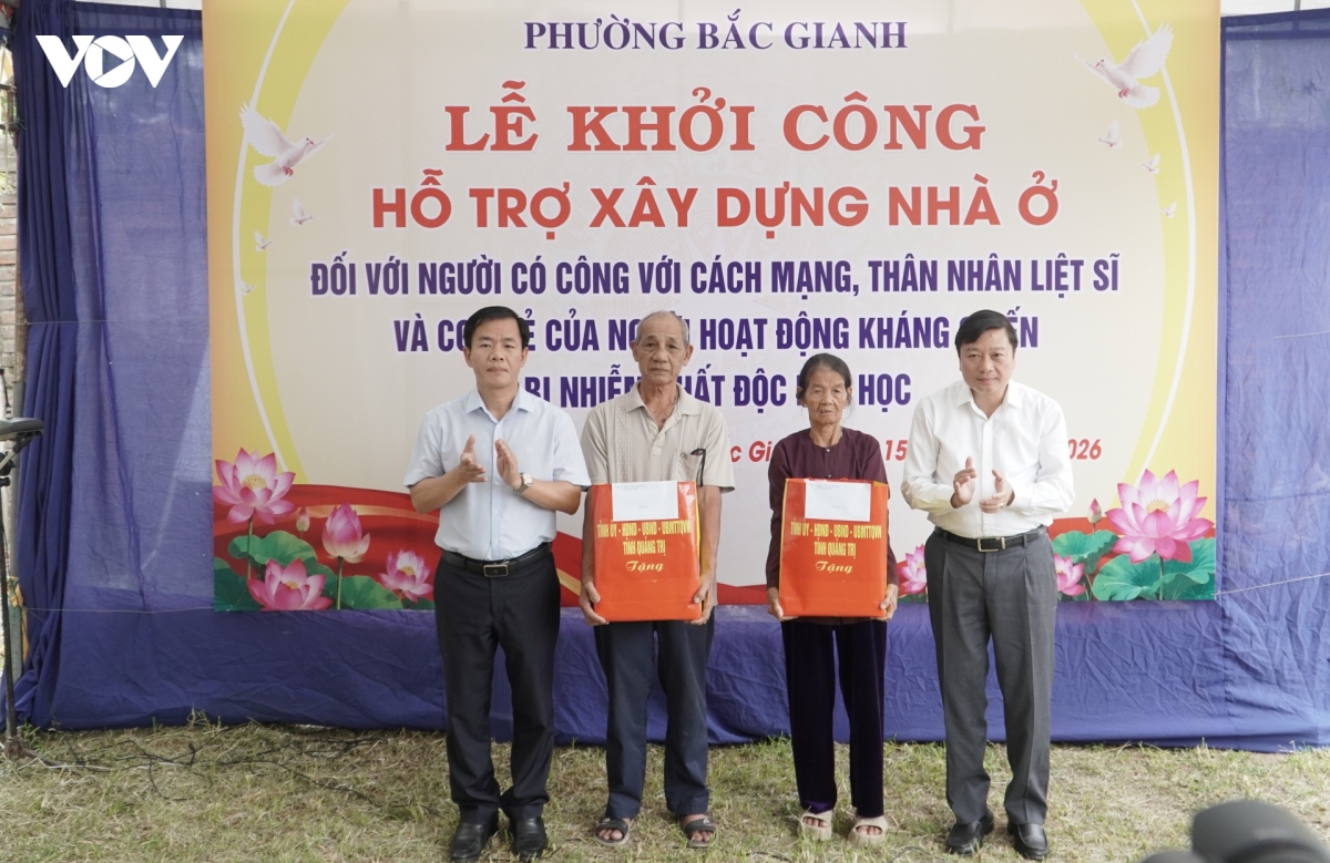 quang tri dong loat khoi cong nha o giup nguoi co cong, nan nhan chat doc hoa hoc hinh anh 5