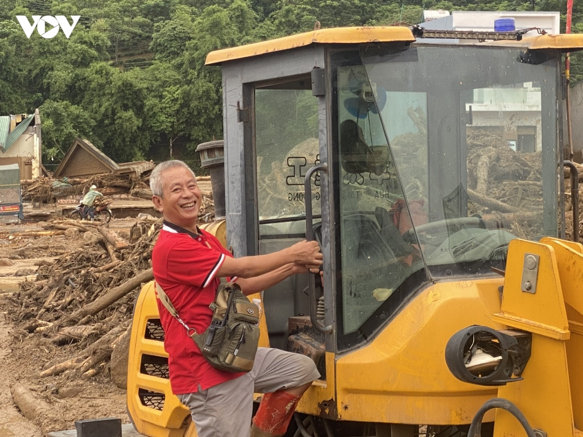 co may 0 dong va chuyen di 600km xe man dem cuu ron lu muong than hinh anh 2