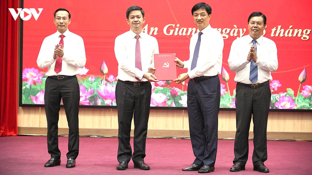 bo chinh tri chi dinh ong le quang tung giu chuc bi thu tinh uy an giang hinh anh 1