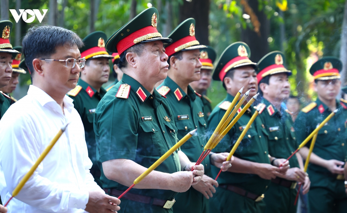 xuc dong hanh trinh dua cac liet si tro ve tu cong vien le thi rieng hinh anh 3