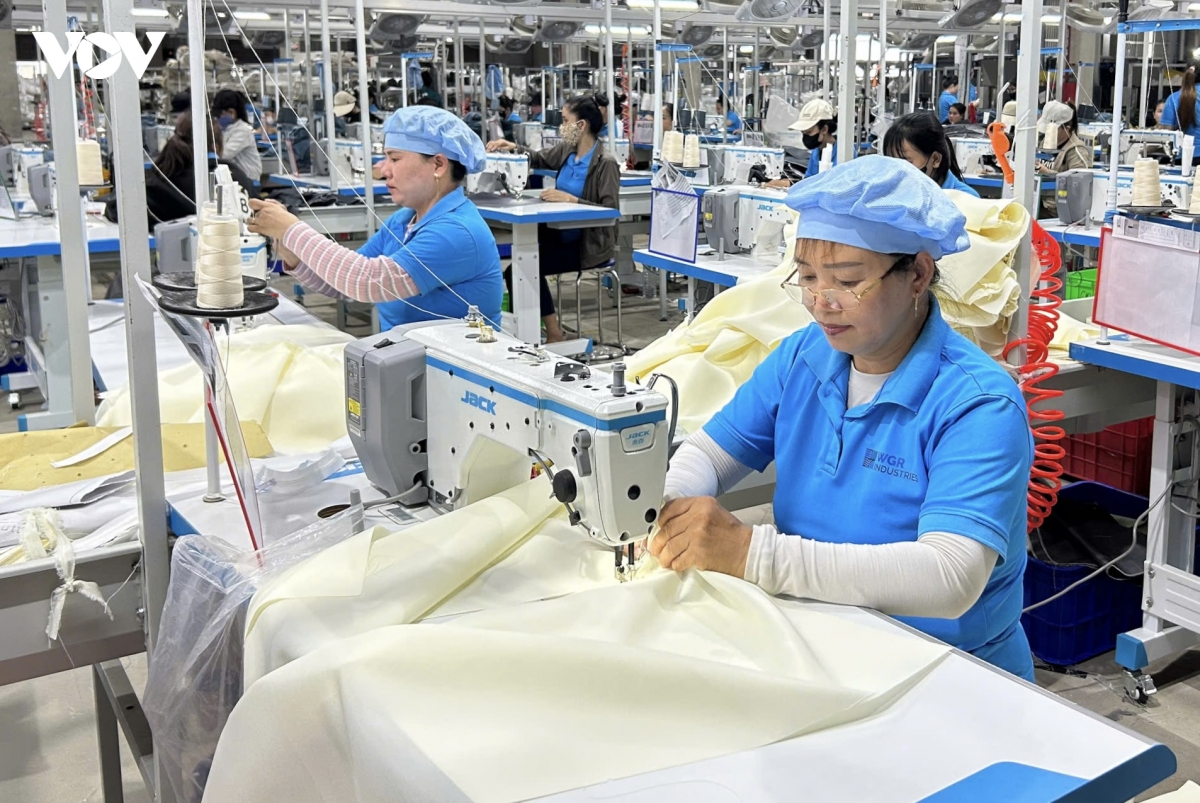 Khát nhân lực từ công trường xây dựng đến nhà máy và nương rẫy