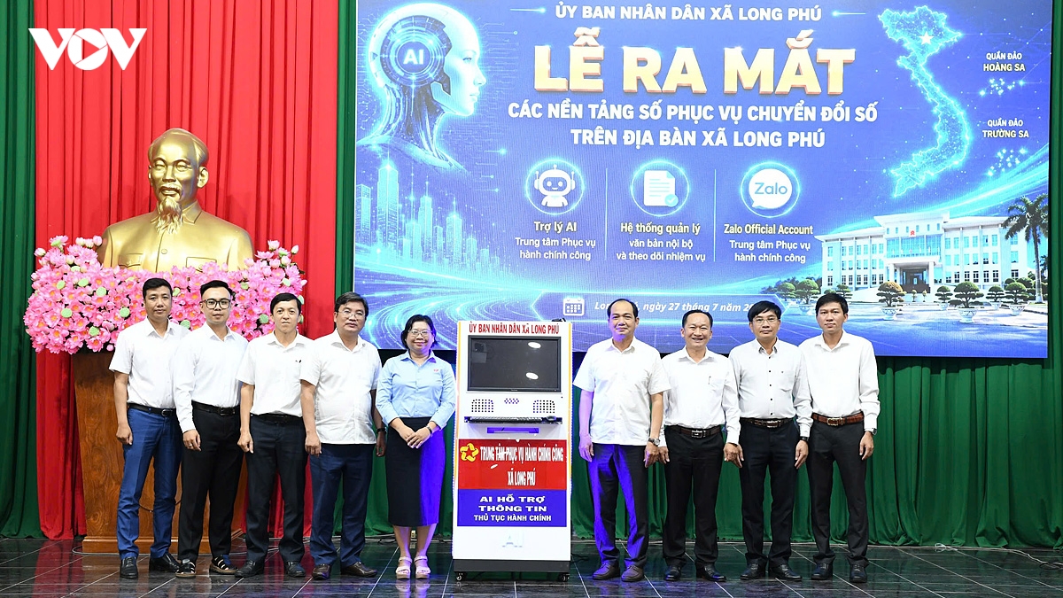 xa long phu, thanh pho can tho dua ai vao phuc vu hanh chinh cong hinh anh 1