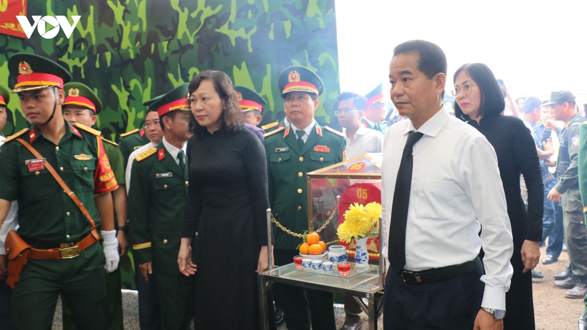 Dai tuong phan van giang chi dao quy tap hai cot liet si tai Dong nai hinh anh 5