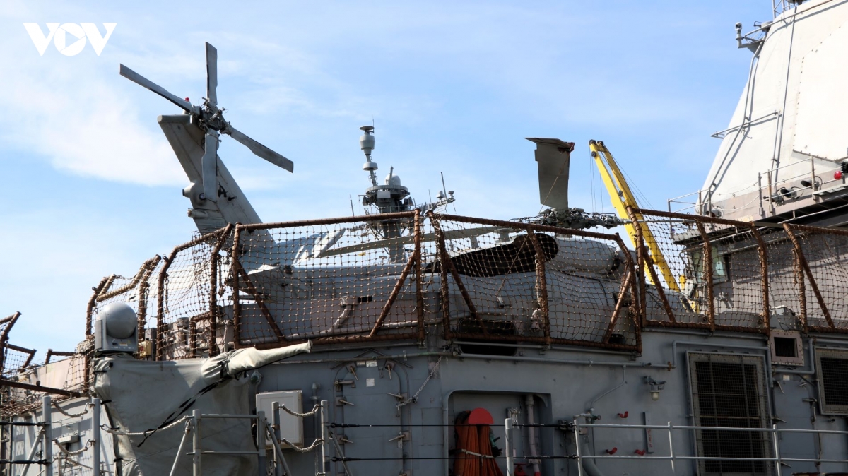 tau san bay uss george washington den thanh pho Da nang hinh anh 5